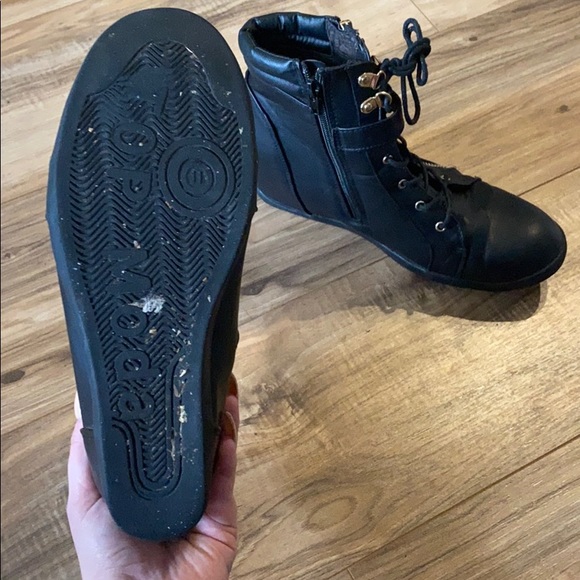 Wedge heel zip-up booties by Top Moda - Picture 3 of 4